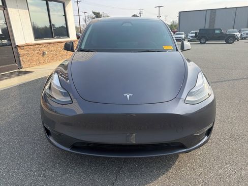 Used 2023 Tesla Model Y Long Range image 9