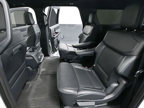 Used 2025 Ford Expedition Max Platinum w/ Stealth Appearance Package AWD/4WD image 43