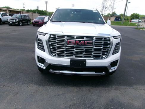 Certified 2025 GMC Yukon Denali AWD/4WD image 23