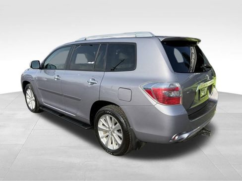 Used 2010 Toyota Highlander Limited w/ Extra Value Pkg 3 AWD/4WD image 3