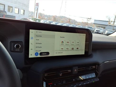 Used 2025 Toyota Land Cruiser image 19