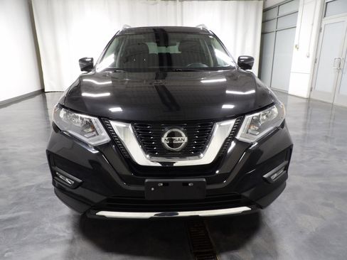 Used 2020 Nissan Rogue SV w/ Sun & Sound Touring Package AWD/4WD image 3