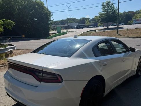 Used 2017 Dodge Charger SXT RWD image 10