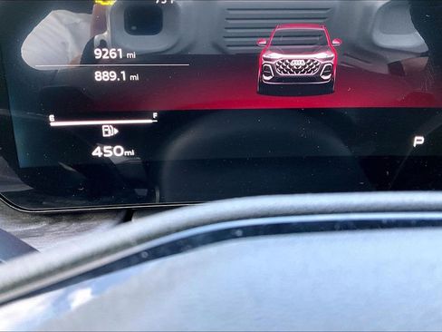 Used 2025 Audi Q5 Premium w/ Convenience Package image 13