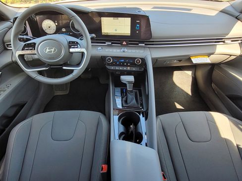 New 2025 Hyundai Elantra SEL image 14