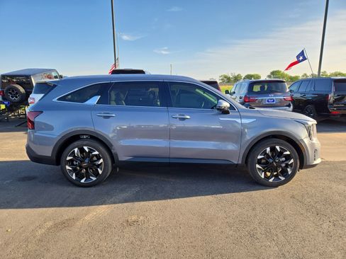 Used 2024 Kia Sorento SX FWD image 6