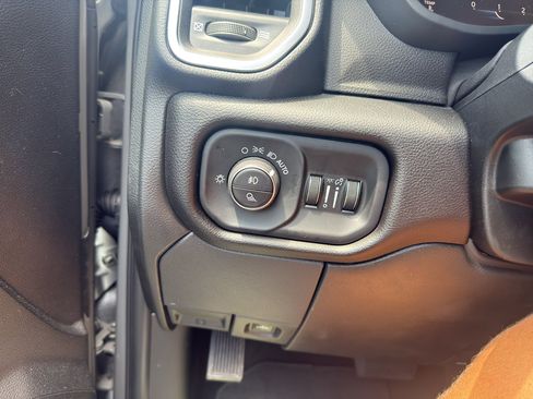 Used 2025 RAM 2500 Laramie w/ Night Edition AWD/4WD image 17