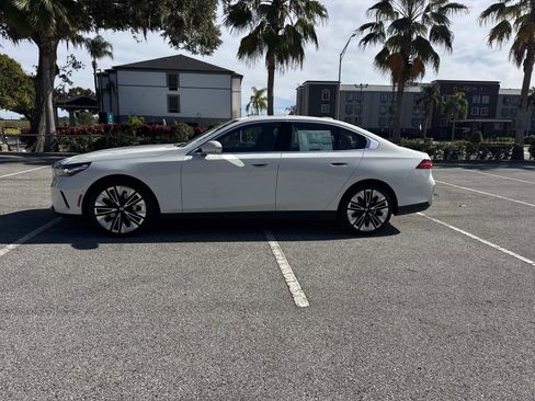 New 2026 BMW 530i w/ Premium Package image 7