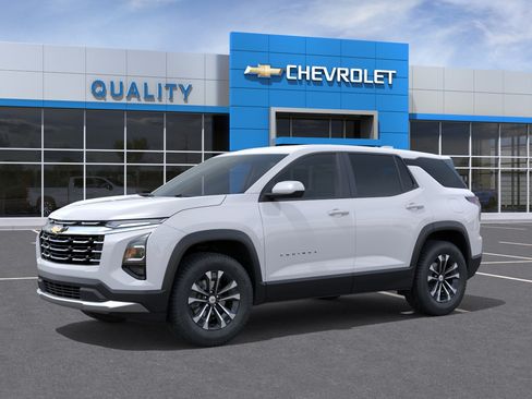New 2027 Chevrolet Equinox LT FWD image 2