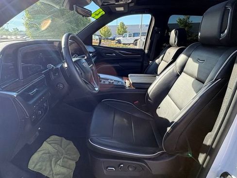 Used 2023 Cadillac Escalade ESV Premium Luxury AWD/4WD image 12