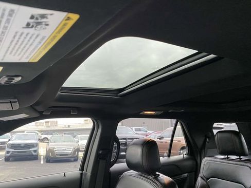 Used 2016 Ford Explorer Sport w/ Equipment Group 401A AWD/4WD image 18