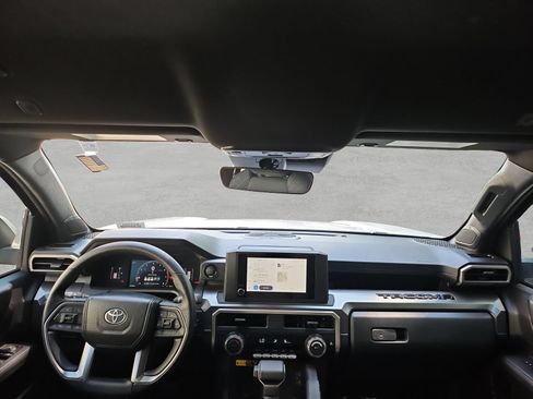 Used 2024 Toyota Tacoma SR5 w/ SR5 Upgrade Package RWD image 39