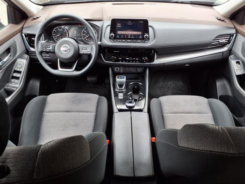 Used 2021 Nissan Rogue SV image 10