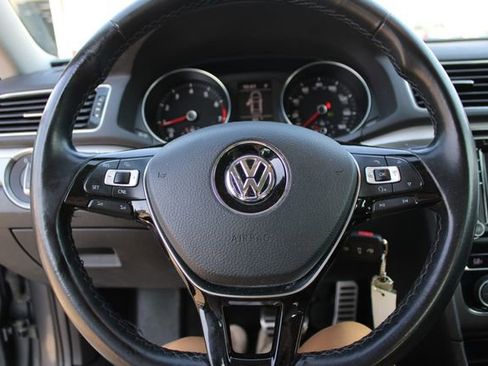 Used 2017 Volkswagen Passat 1.8T R-Line image 10