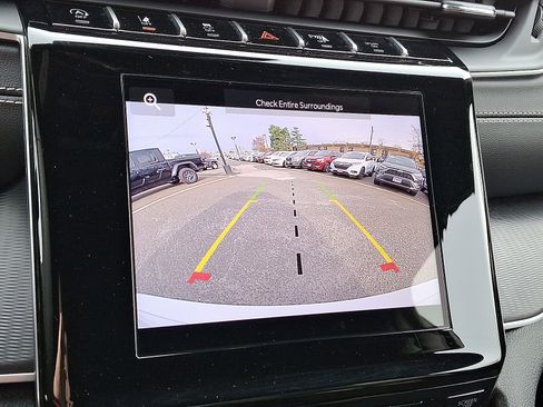 Used 2024 Jeep Grand Cherokee Altitude image 17