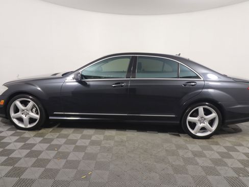 Used 2011 Mercedes-Benz S 550 4MATIC image 2