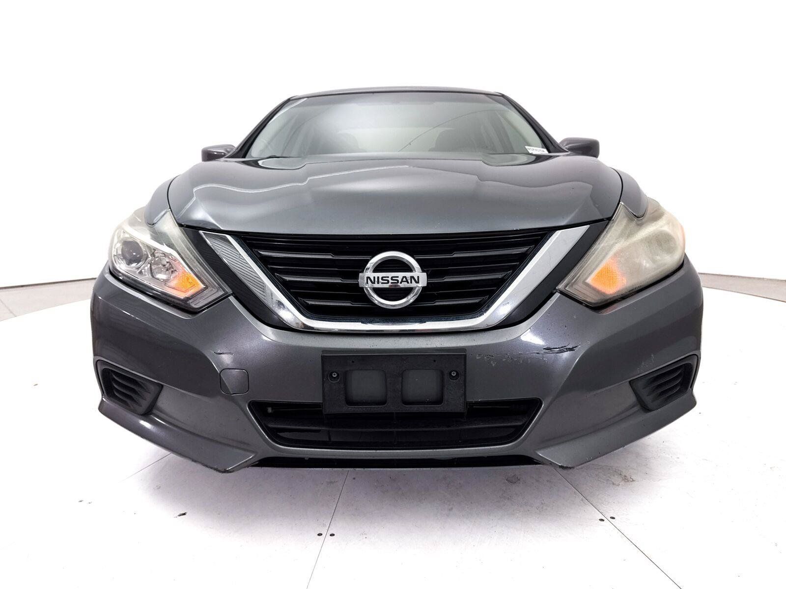 Used 2017 Nissan Altima 2.5 S w/ Power Driver Seat Package FWD image 2