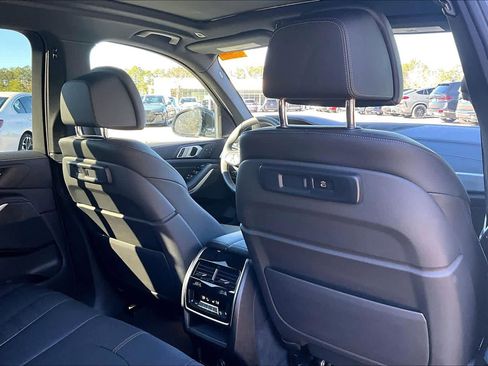 Used 2022 BMW X5 sDrive40i w/ Luxury Seating Package image 21
