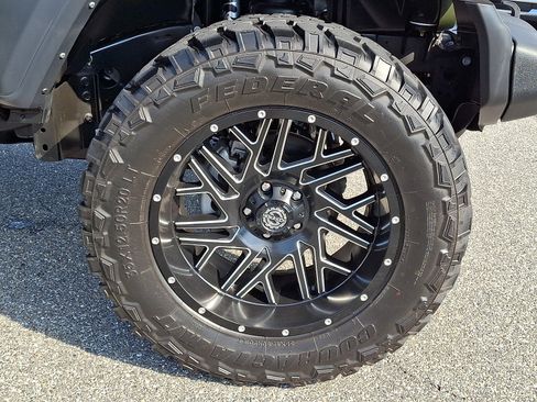 Used 2023 Jeep Wrangler Sport AWD/4WD image 8