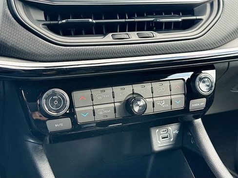 New 2026 Jeep Compass Trailhawk image 10