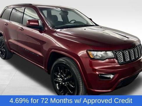 Used 2022 Jeep Grand Cherokee Laredo X RWD image 1