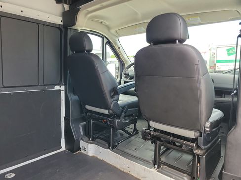Used 2025 RAM ProMaster 3500 w/ Convenience Group FWD image 8