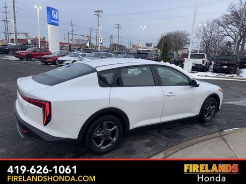 Used 2025 Kia K4 LXS image 5