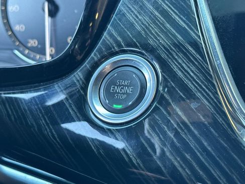 Certified 2025 Cadillac XT6 Premium Luxury image 31