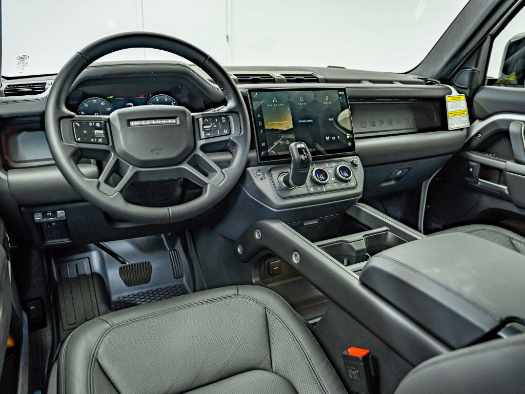 New 2026 Land Rover Defender 110 X-Dynamic SE AWD/4WD image 31