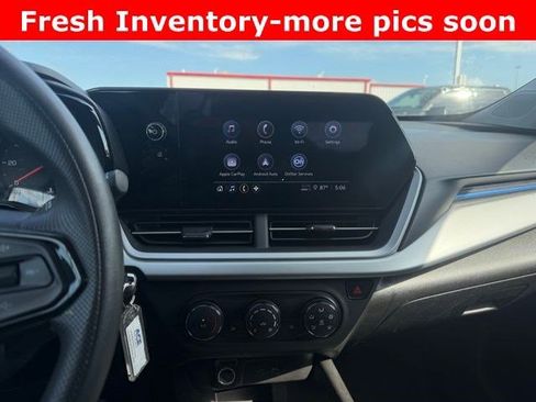 Used 2024 Chevrolet Trax LS w/ LS Convenience Package FWD image 6