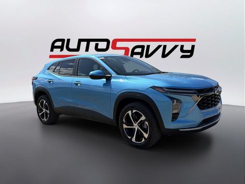 Used 2025 Chevrolet Trax RS w/ Driver Confidence Package FWD image 3