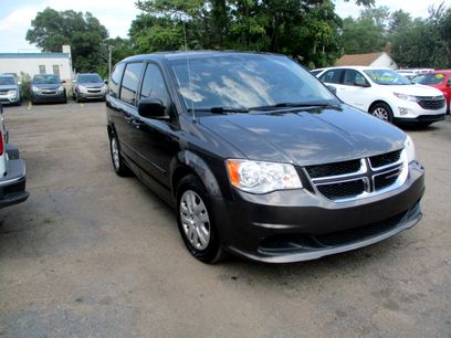 Used 2016 Dodge Grand Caravan American Value Package w/ UConnect Hands-Free Group