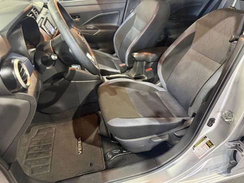 Used 2025 Nissan Versa SV image 34