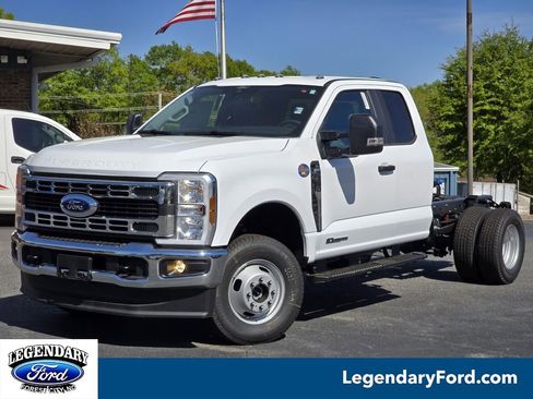 New 2026 Ford F350 XL AWD/4WD image 1