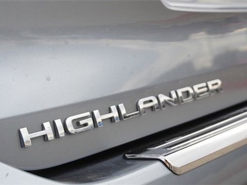 Used 2020 Toyota Highlander Platinum image 13