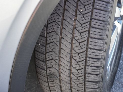 Used 2022 Subaru Ascent Limited w/ Technology Package image 3