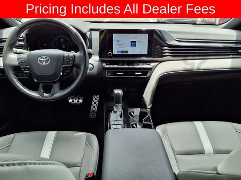 Used 2025 Toyota Camry SE w/ Convenience Package FWD image 16