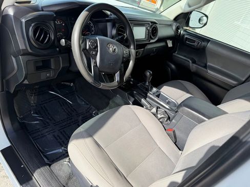 Used 2019 Toyota Tacoma SR w/ SR Convenience Package image 2