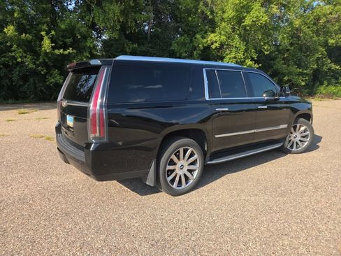 Used 2019 Cadillac Escalade ESV Luxury AWD/4WD image 22