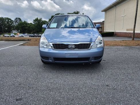 Used 2012 Kia Sedona LX FWD image 2