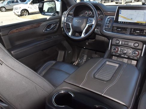 Used 2021 Chevrolet Tahoe Z71 w/ Rear Media and Nav Package image 16