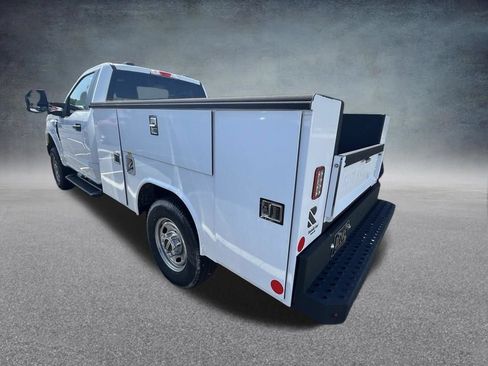 Used 2022 Ford F250 XL w/ Power Equipment Group AWD/4WD image 6