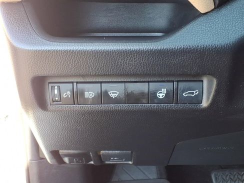 Used 2021 Toyota RAV4 XLE Premium AWD/4WD image 18
