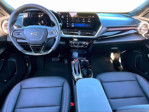 Used 2025 Chevrolet Trax RS w/ Driver Confidence Package image 15