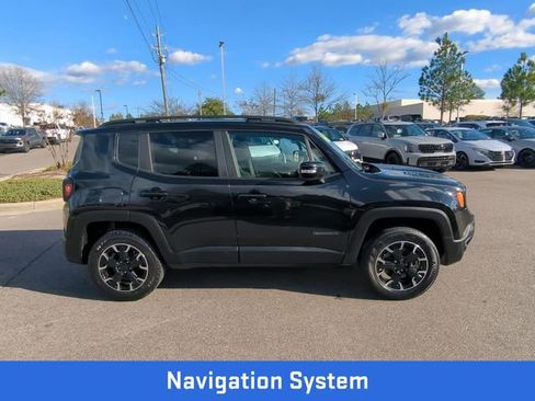 Used 2023 Jeep Renegade Latitude image 3