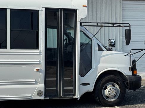 Used 2004 Chevrolet Express 3500 w/ School Bus Package RWD image 23