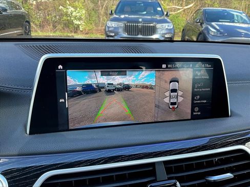 Used 2022 BMW 750i xDrive w/ M Sport Package AWD/4WD image 14