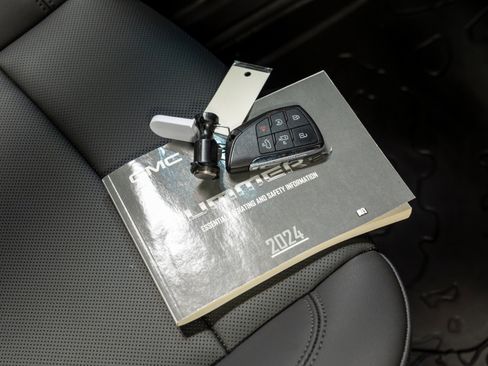 Used 2024 GMC Hummer EV 3X w/ Omega Edition image 83