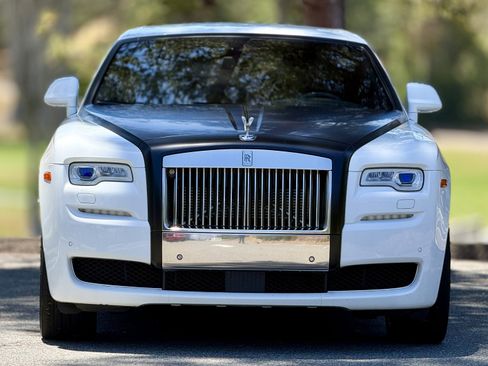 Used 2016 Rolls-Royce Ghost RWD image 4