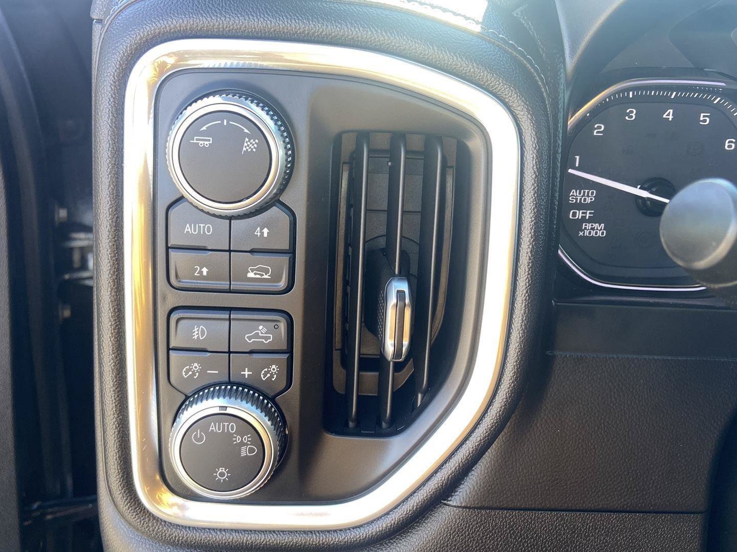 Used 2019 GMC Sierra 1500 Elevation w/ Elevation Convenience Package AWD/4WD image 20